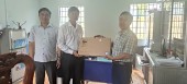 Bù Đăng: Trao tặng 3 bộ máy tính cho trường học khó khăn trên địa bàn huyện.