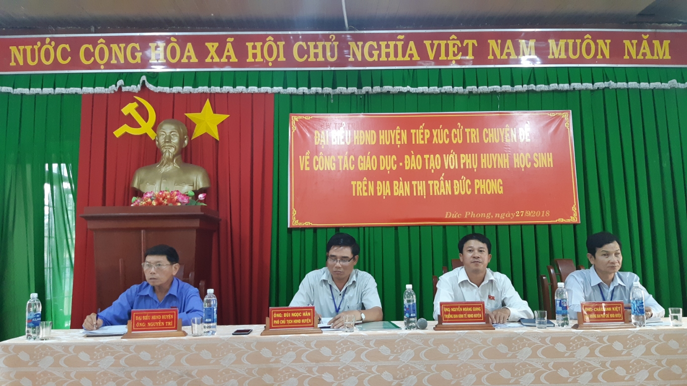 Bù Đăng: Thường trực HĐND huyện tổ chức hội nghị tiếp xúc cử tri chuyên đề “Giáo dục và đào tạo” tại thị trấn Đức Phong.