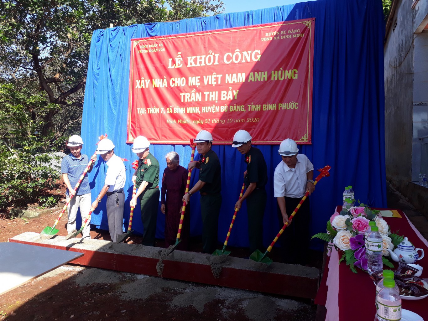 Bù Đăng: Binh Đoàn 16 khởi công xây dựng nhà cho Mẹ Việt Nam anh hùng – Trần Thị Bảy, xã Bình Minh.