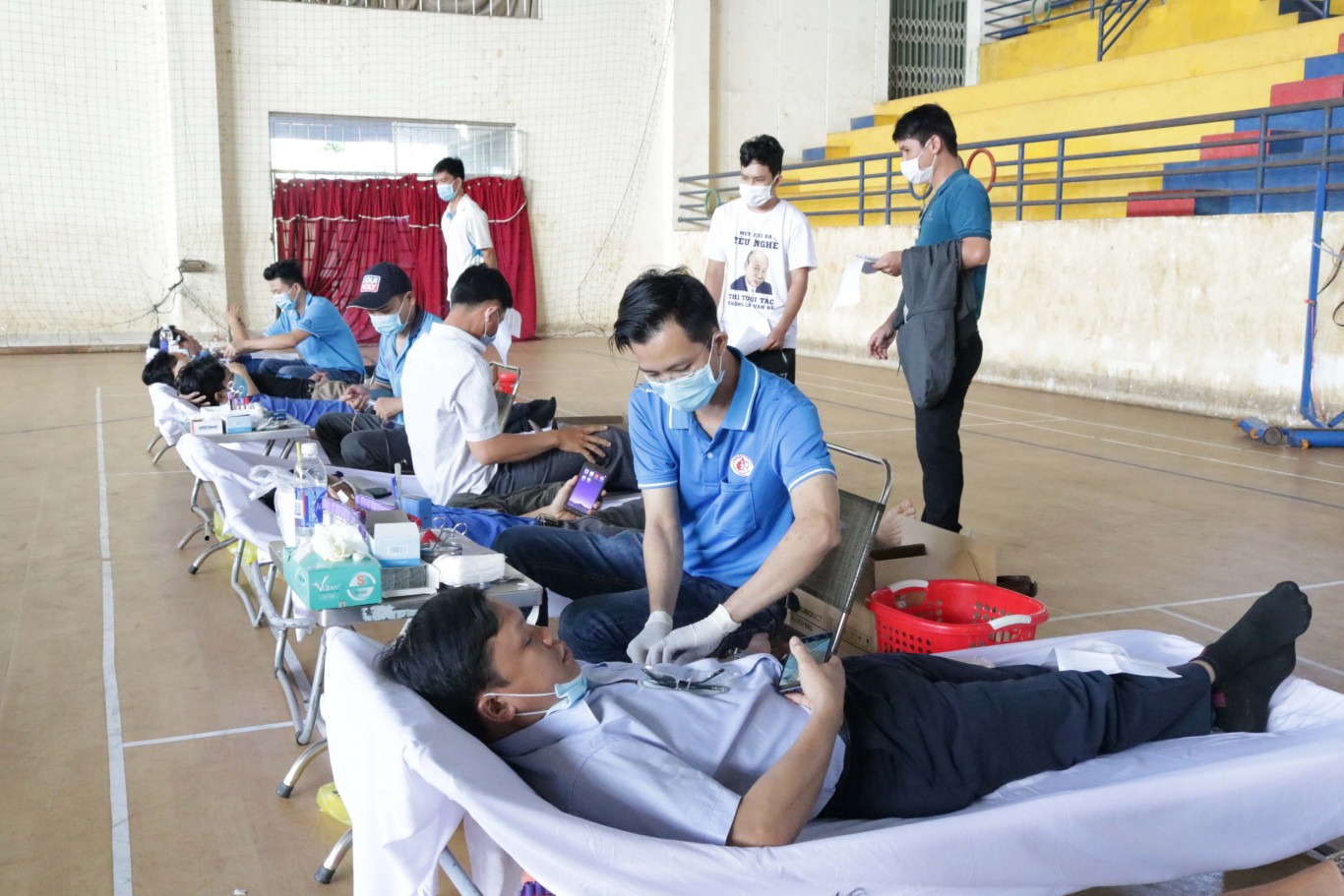 Thầy Lê Mậu Thuần – Hiệu trưởng trường tiểu học Nguyễn Văn Trỗi, xã Thống Nhất, huyện Bù Đăng đã 22 lần tham gia hiến máu tình nguyện