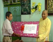 Phó Chủ tịch UBND huyện – Điểu Giá thăm và chúc mừng Ban đại diện Hội Phật giáo huyện Bù Đăng.