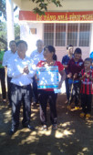 Hội nạn nhân chất độc da cam điôxin huyện  trao tặng nhà tình nghĩa cho bà Điểu Thị Ách thôn 6 xã Thống Nhất.
