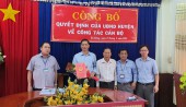 Chủ tịch UBND huyện Nguyễn Thanh Bình chủ trì trao Quyết định bổ nhiệm cán bộ.