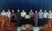 Đoàn công tác thường trực HĐND tỉnh bình phước trao hơn 1000 khẩu trang y tế tại huyện Bù Đăng hỗ trợ công tác phòng chống dịch co-vid 19.