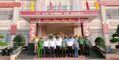 Lãnh đạo huyện Bù Đăng thăm và tặng quà các đơn vị làm nhiệm vụ trực Tết