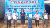 Bù Đăng: Trao tặng 05 căn nhà “Đại đoàn kết”