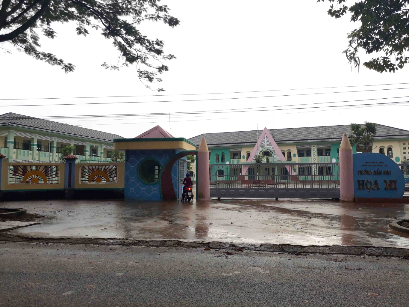 Trường Mầm Non Họa My   TT Đức Phong  huyện Bù Đăng đã được xây dựng mới khang trang sẵn sàng cho việc di dời từ trụ sở cũ sang trụ mới kịp ngày tựu trường Năm học mới 2018   2019