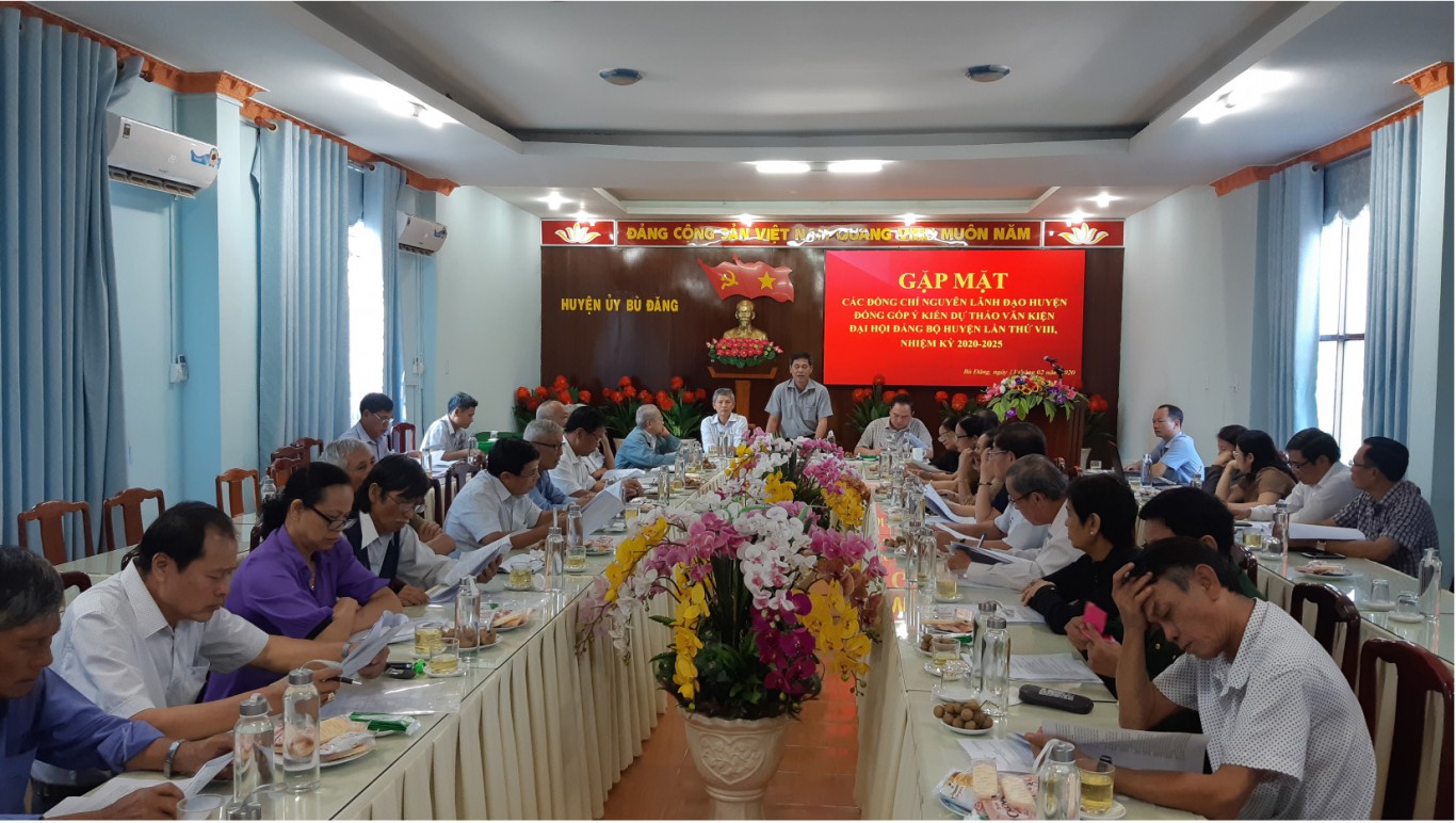 Thường trực huyện ủy Bù Đăng tổ chức gặp mặt các đồng chí nguyên lãnh đạo huyện Bù Đăng qua các thời kỳ để lấy ý kiến góp ý dự thảo văn kiện đại hội huyện Đảng bộ lần thứ VIII nhiệm kỳ 2020 - 2025.