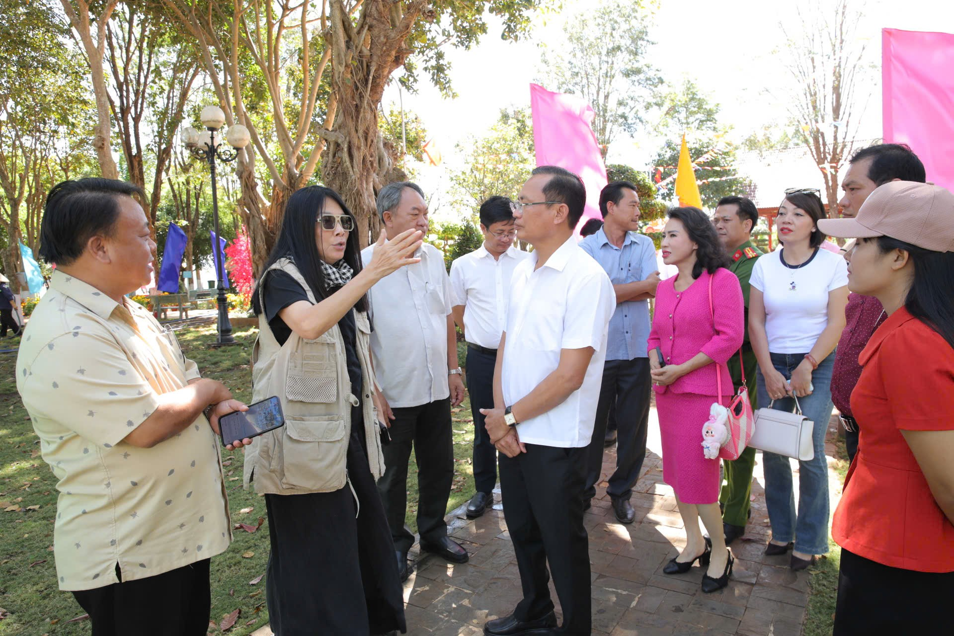 Sở Văn hóa, Thể thao và Du lịch làm việc với các đơn vị  về chương trình ‘Ngày mới trên sóc Bom Bo’